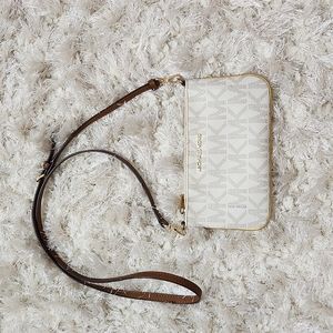 Michael Kors Crossbody Wristlet